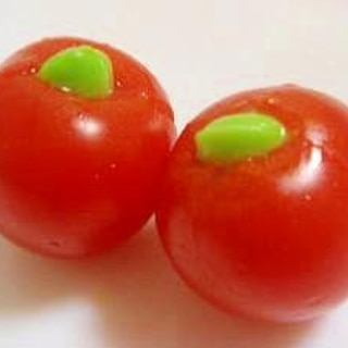 お弁当に。へたまで食べれる？彩トマト